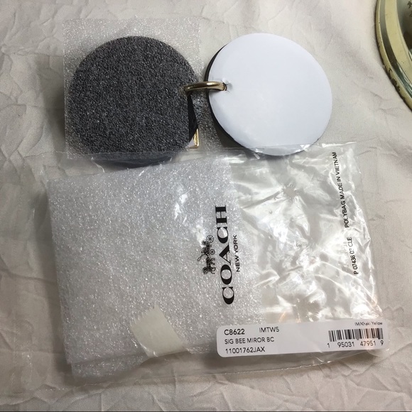 πNWT COACH Bumble Bee Signature Mirror Bag Tote Charm Key Chain MFSRP68. C8622. - Picture 14 of 15